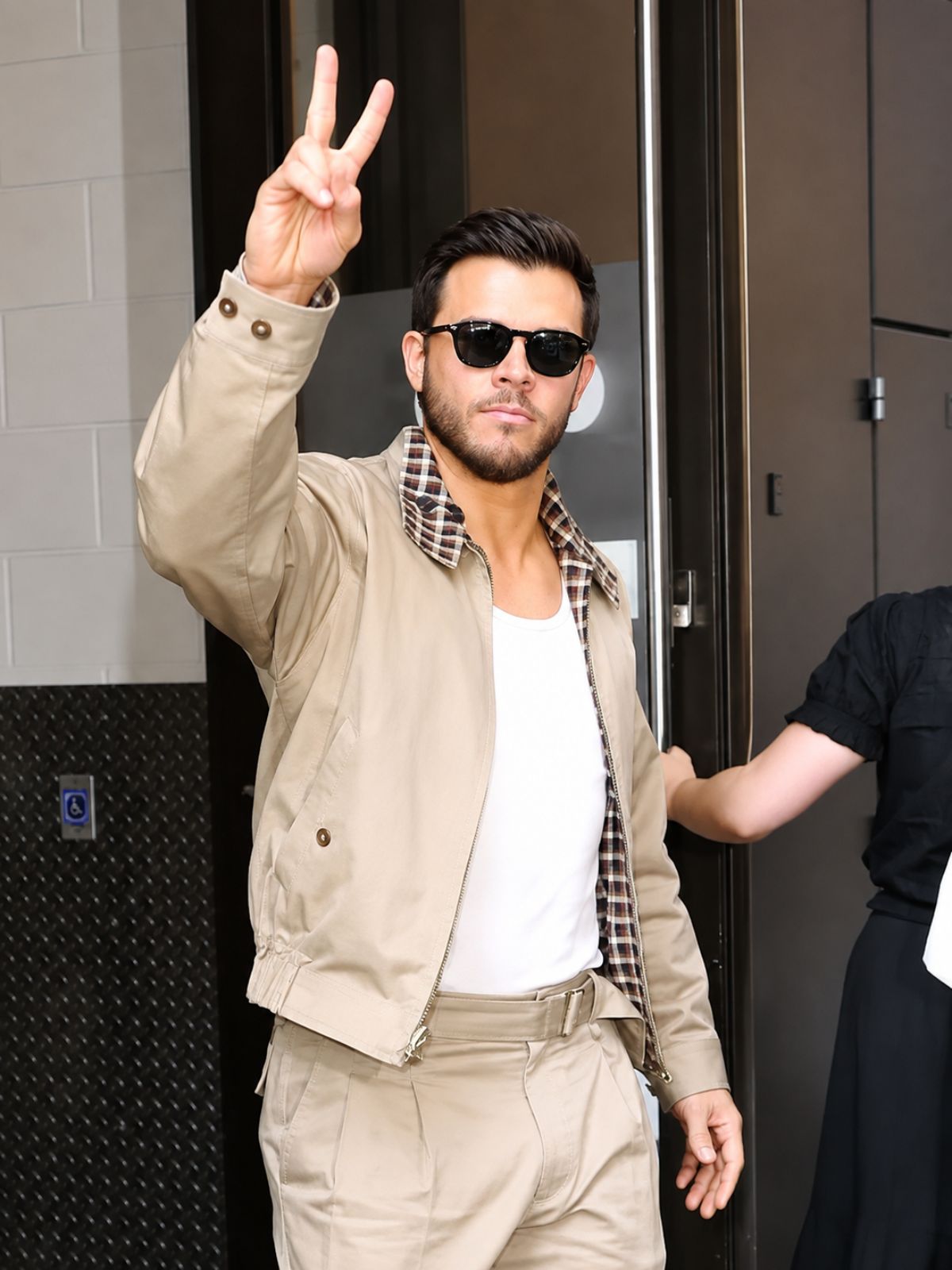 NYC Jimmy Tatro Beige Cotton Jacket