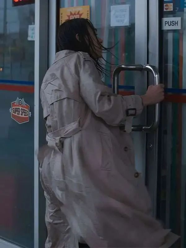 Thrash Phoebe Dynevor White Cotton Trench Coat