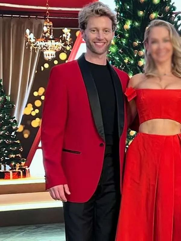 Trent Whiddon Christmas in the Ballroom Red Blazer