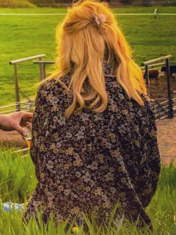 Yellowstone SO5 Beth Dutton Floral Coat